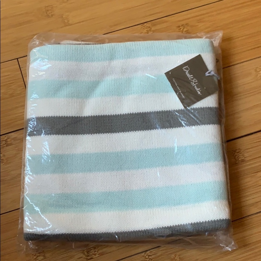 𝅺Dwell Studios cotton knit blanket 30”X40” NWT